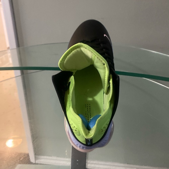 Nike Lebron James - Picture 3 of 4